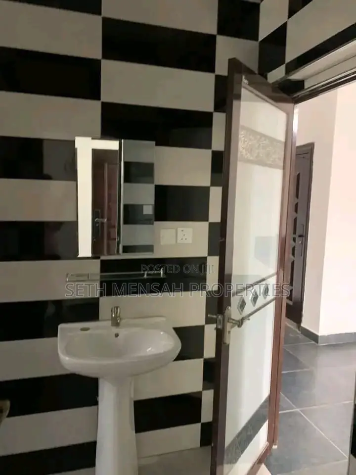 4bdrm House in 4 Bedroom House for for Sale