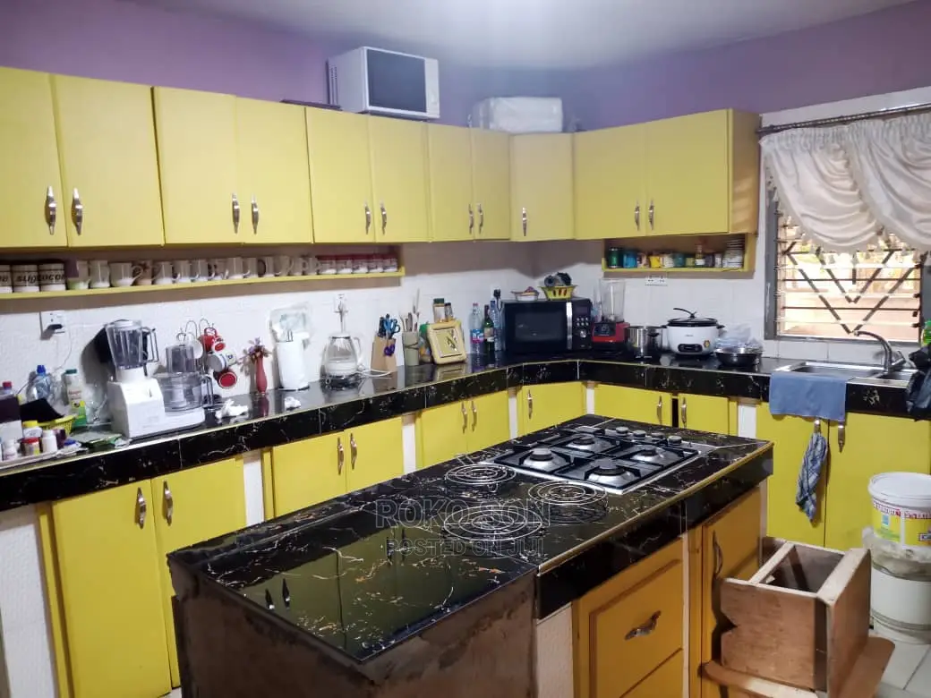 6bdrm Duplex in Dr Roko, West Legon for sale