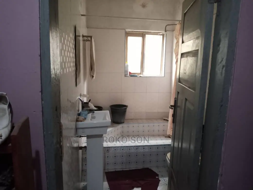 6bdrm Duplex in Dr Roko, West Legon for sale