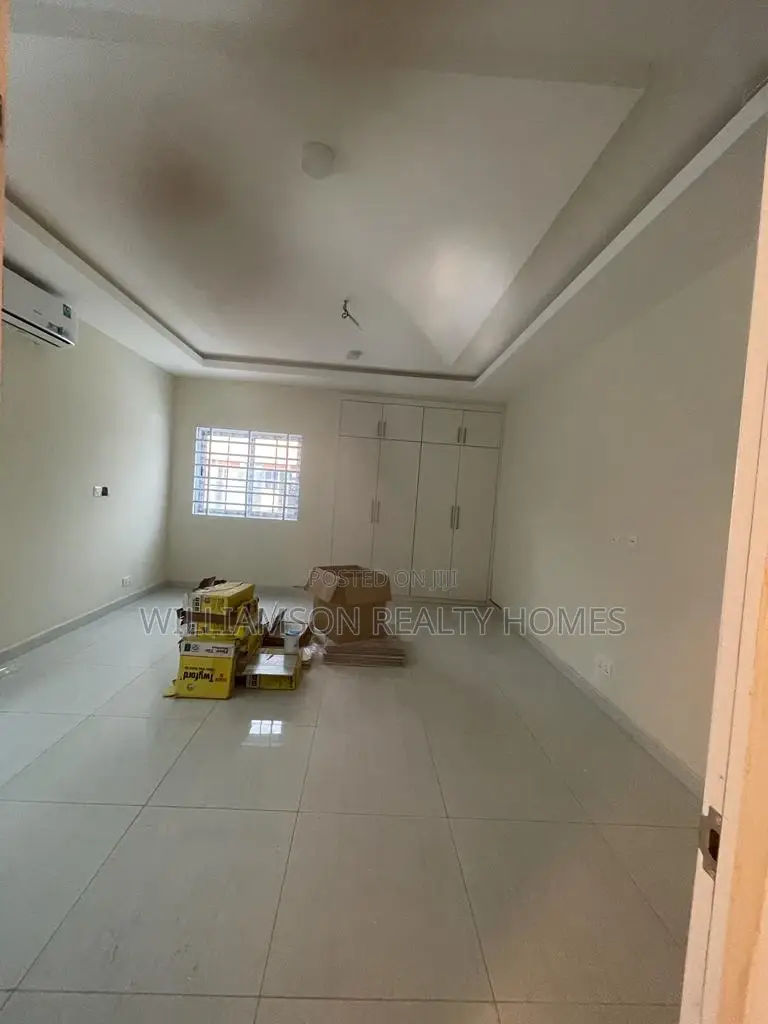 3bdrm House in Community 16, Spintex for sale