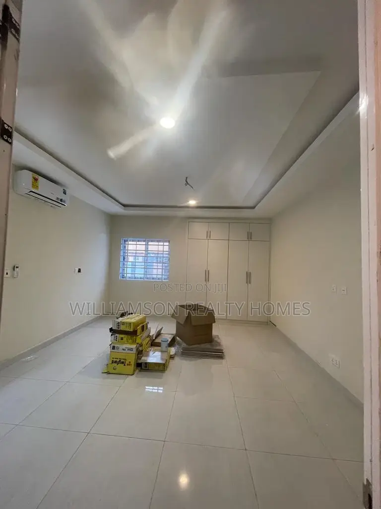 3bdrm House in Community 16, Spintex for sale