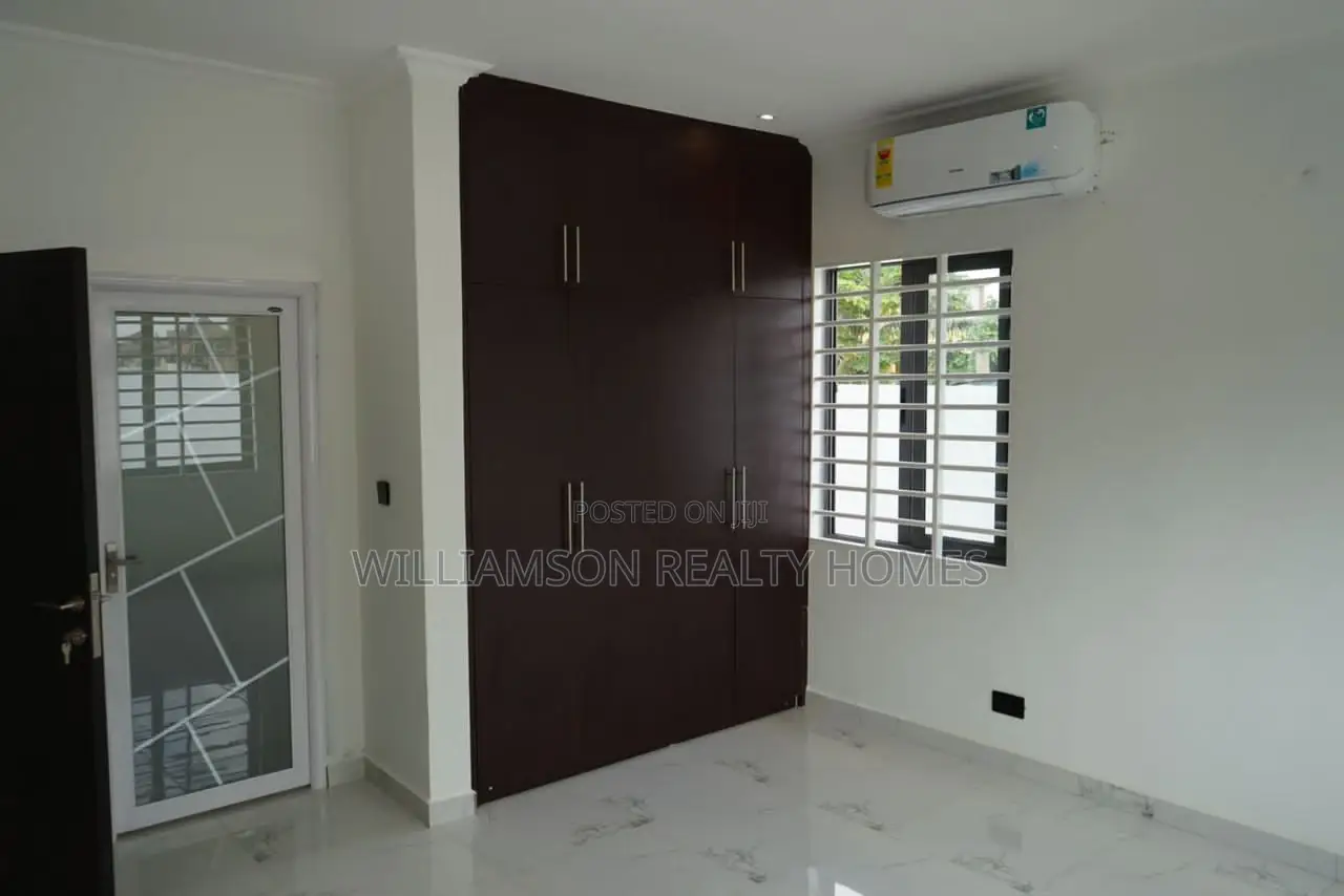 3bdrm House in Community 16, Spintex for sale