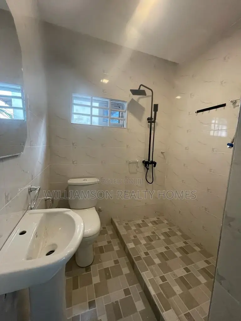 3bdrm House in Community 16, Spintex for sale