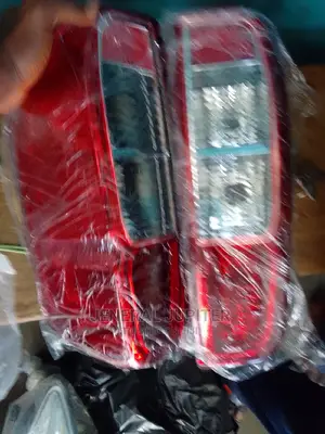 Nissan Navara/Frontier Tail Light Pair.