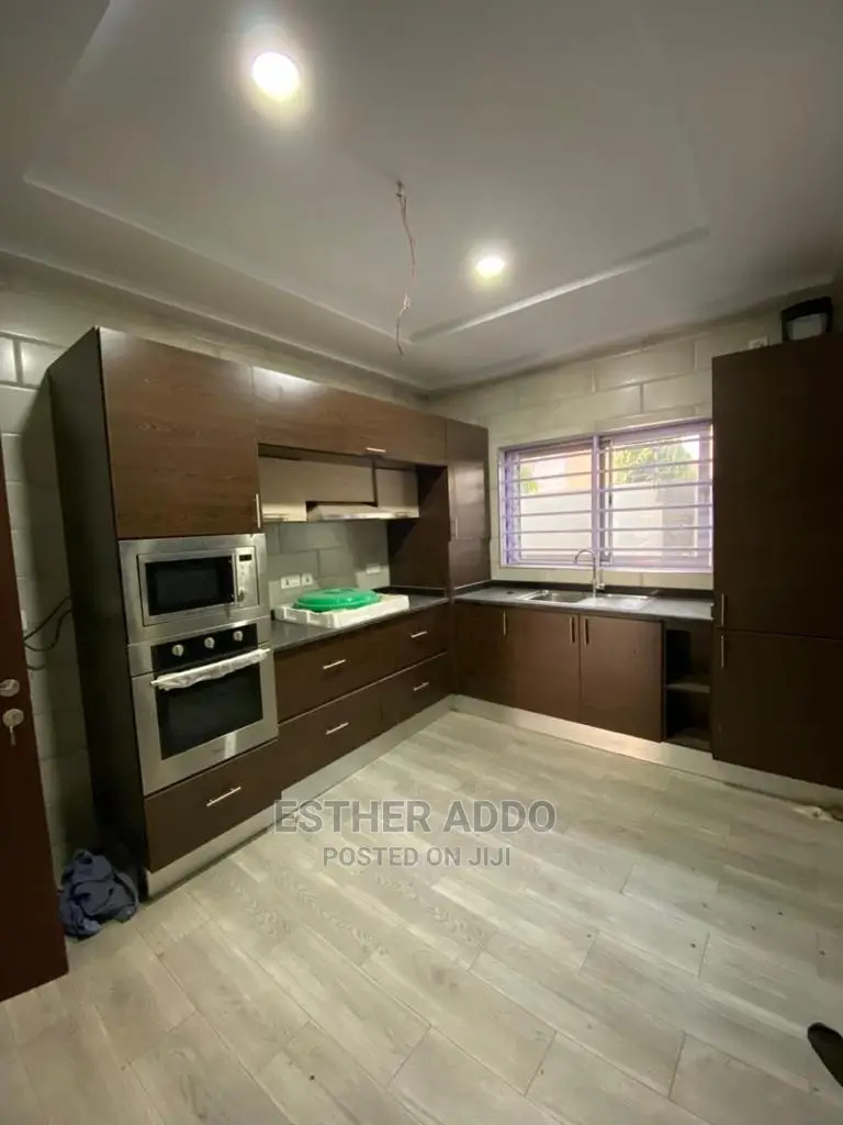 3bdrm House in Ashaley Botwe for sale