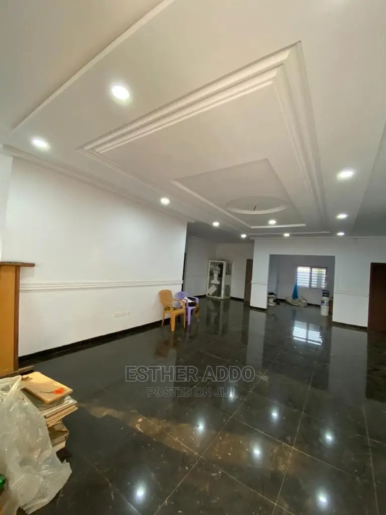 3bdrm House in Ashaley Botwe for sale