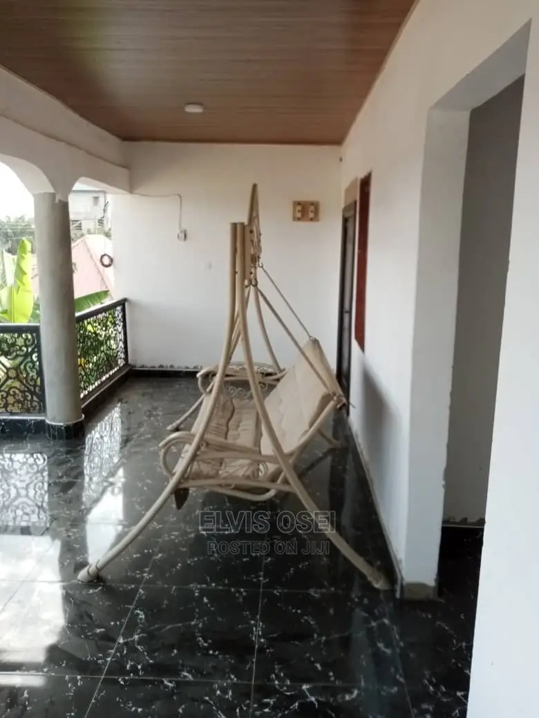 2bedroom Self Contained Around Scc