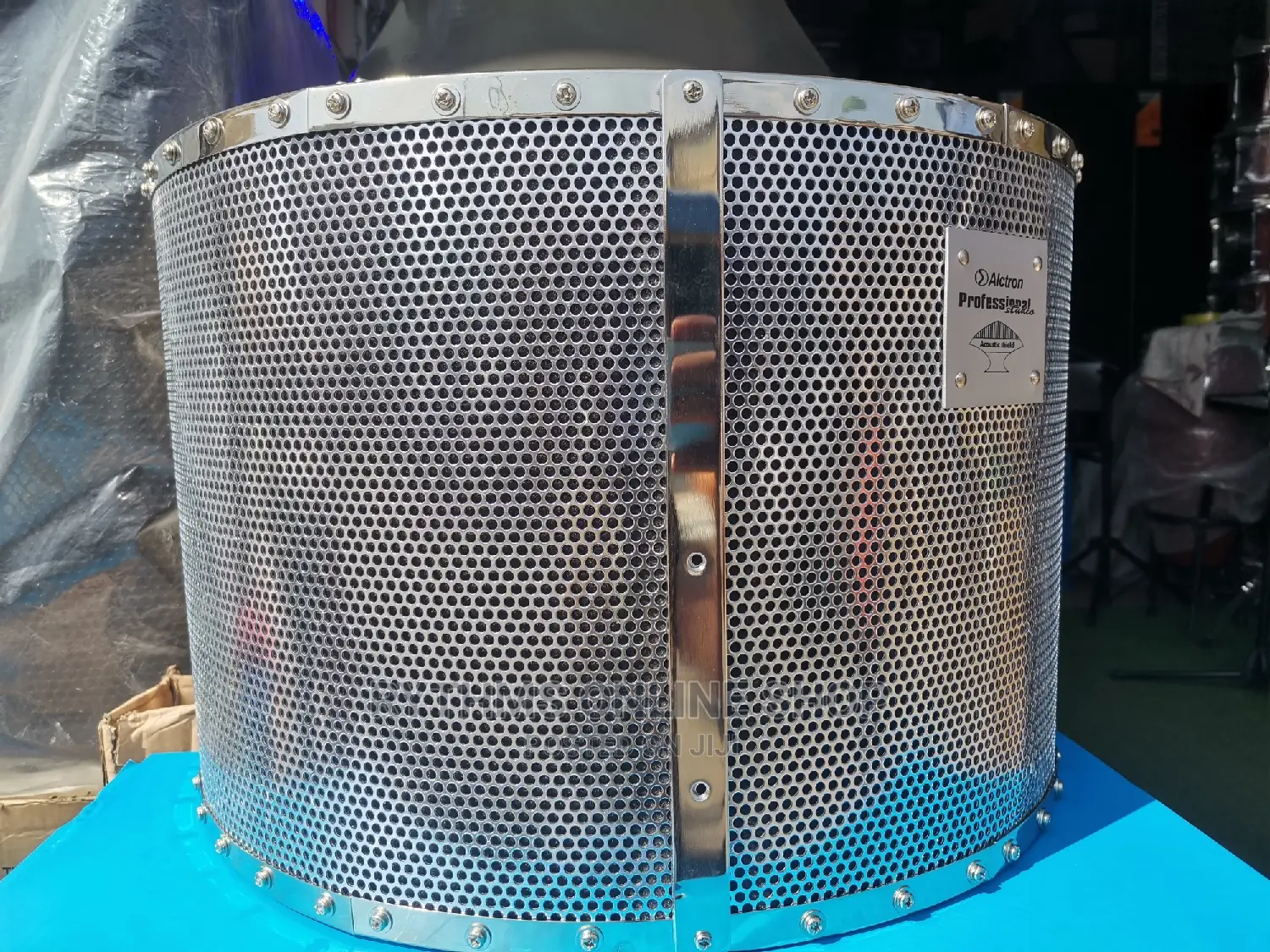 PF32 MKII Studio Microphone Screen