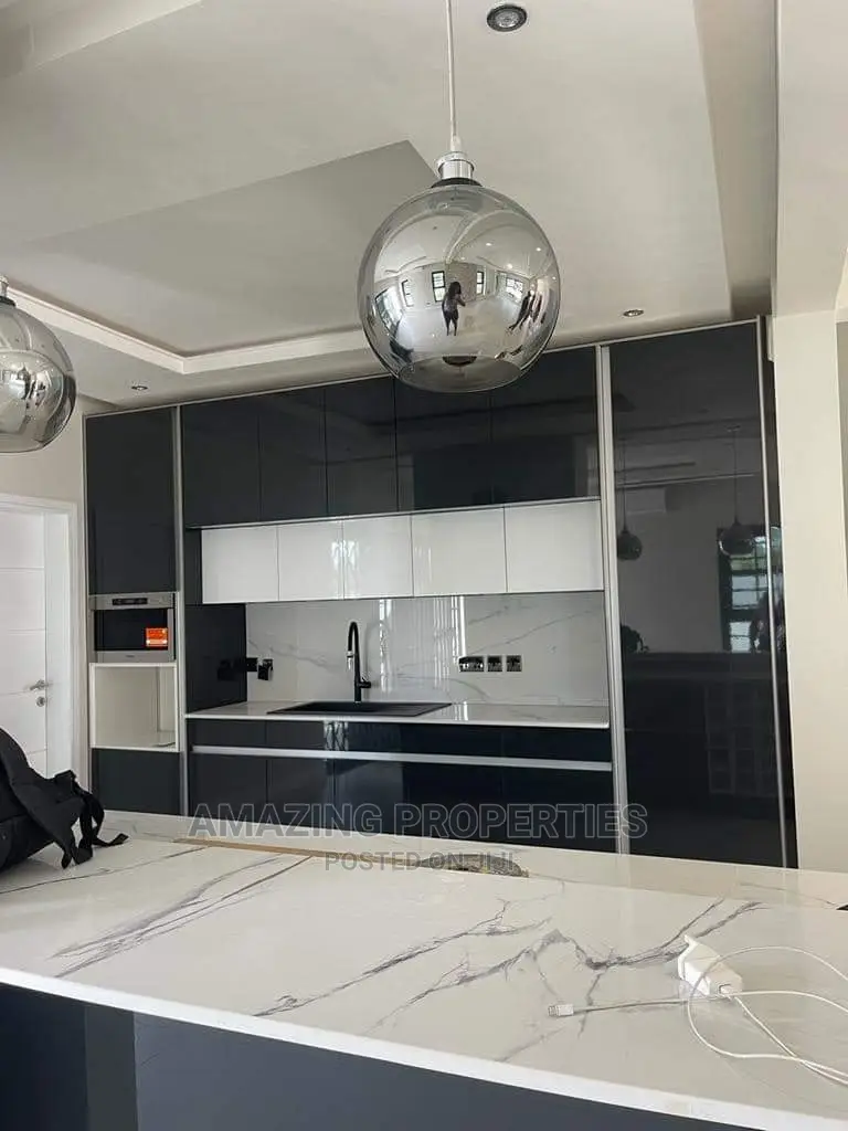 4bdrm House in Airport Residential Area for Sale