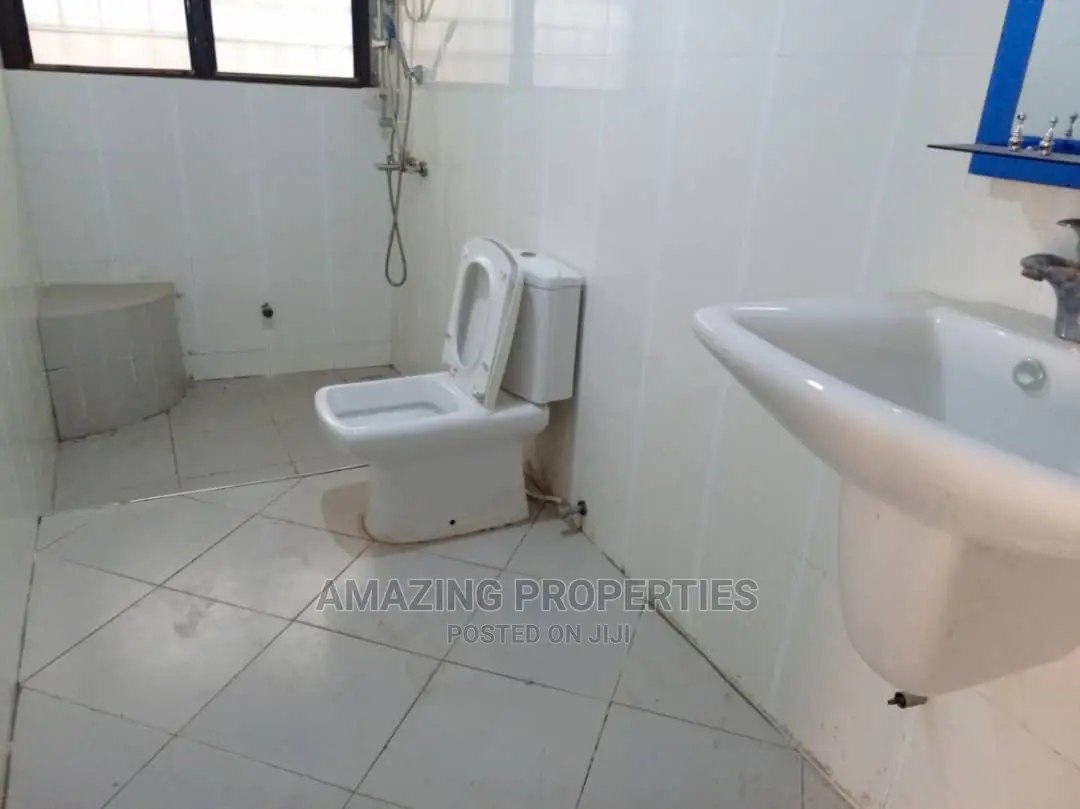 4bdrm House in Airport Residential Area for Sale