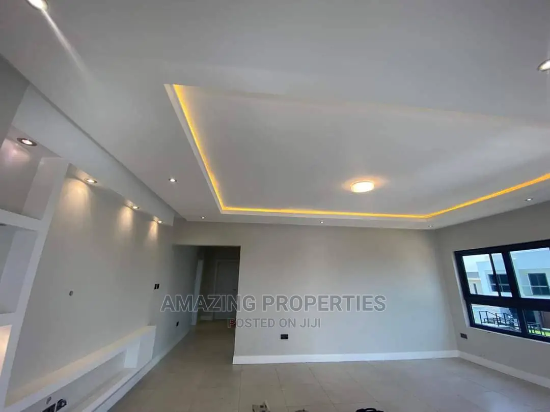4bdrm House in Airport Residential Area for Sale