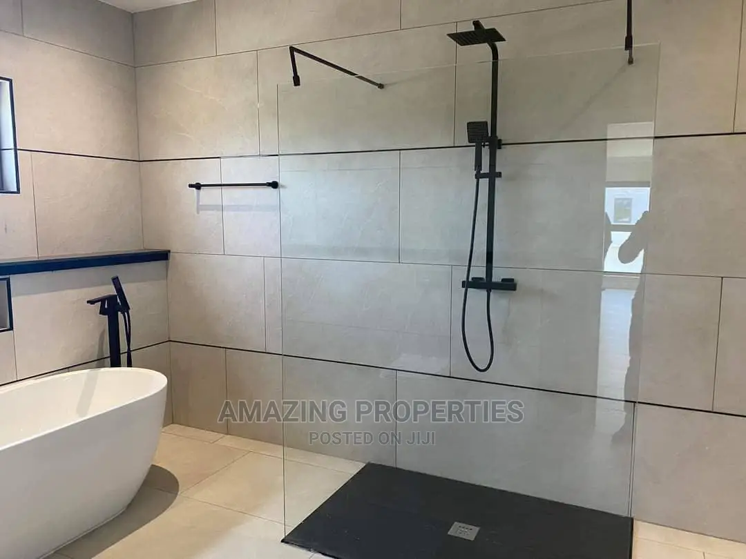 4bdrm House in Airport Residential Area for Sale