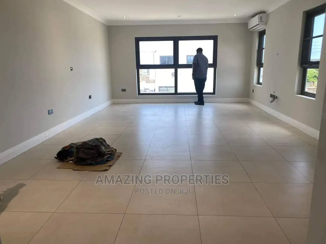 4bdrm House in Airport Residential Area for Sale