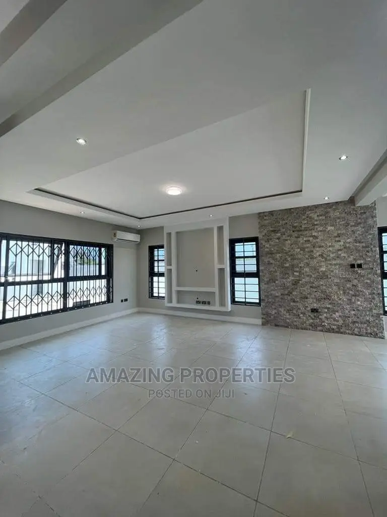 4bdrm House in Airport Residential Area for Sale