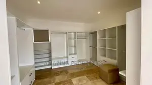 Furnished 4bdrm Townhouse / Terrace in Cantonments for Rent