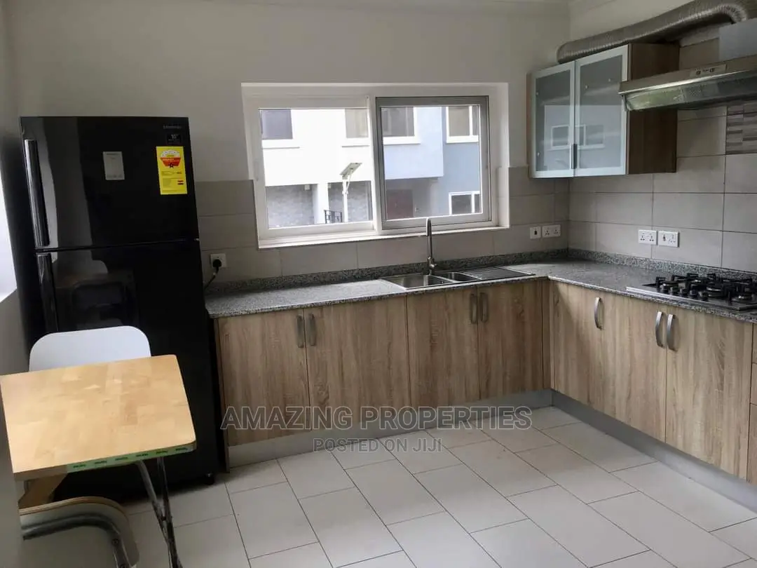 Furnished 4bdrm Townhouse / Terrace in Cantonments for Rent