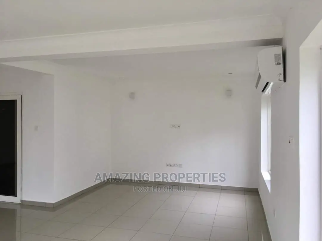 Furnished 4bdrm Townhouse / Terrace in Cantonments for Rent