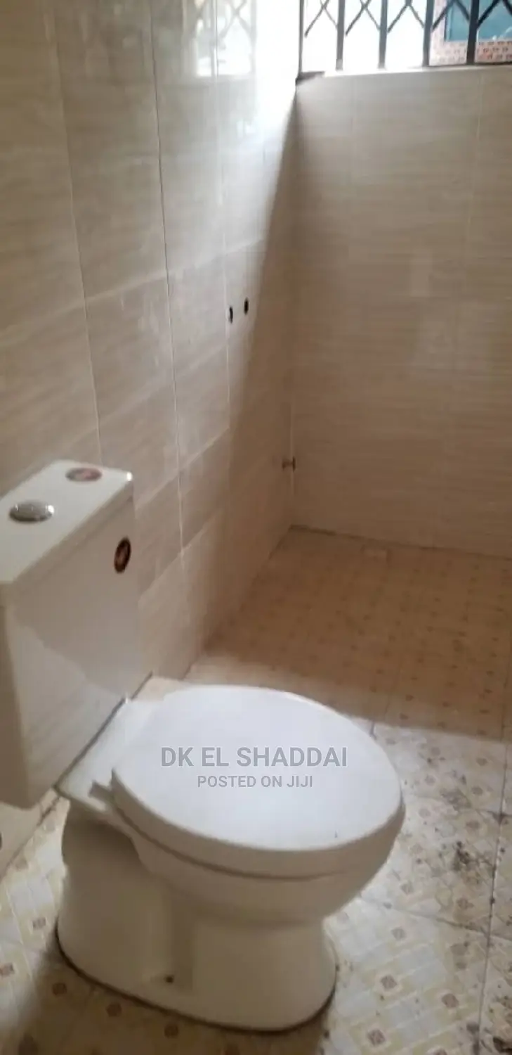 3bdrm House in Pokuase for Sale