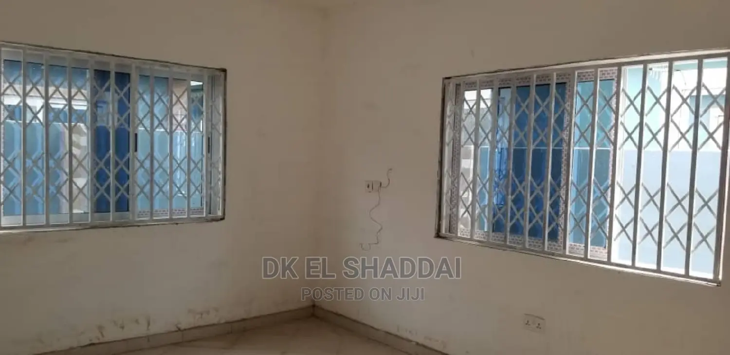 3bdrm House in Pokuase for Sale