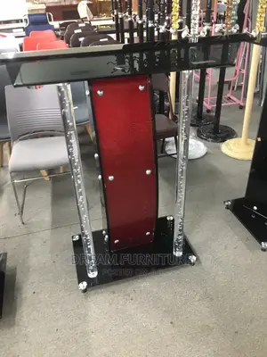 Neat Tempered Glass Pulpit