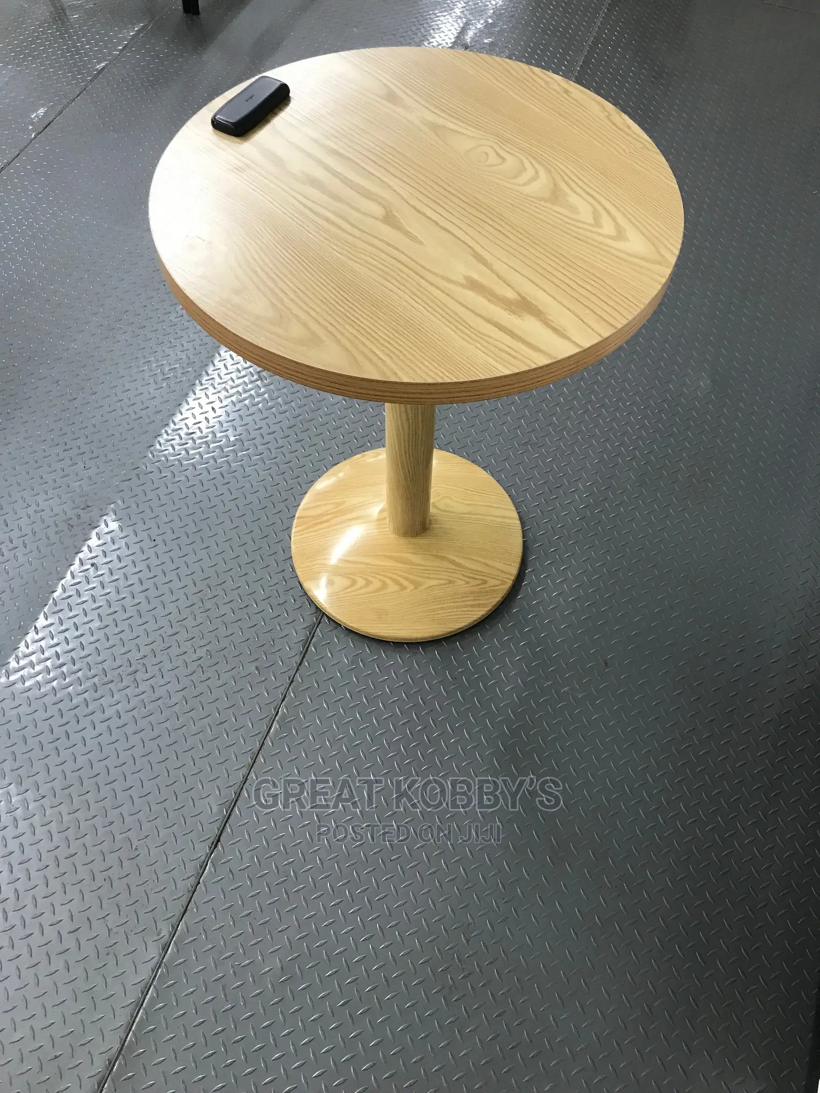 Quality Bar Table