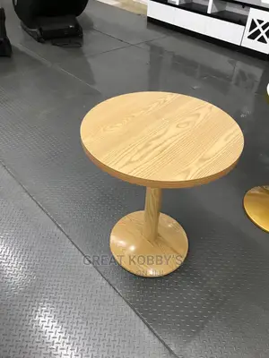 Quality Bar Table