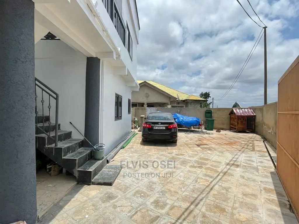 3bdrm House in Oyibi for Sale