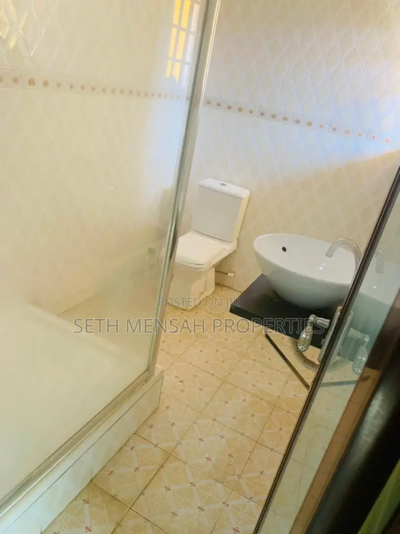 Furnished 10bdrm House in 16 Bedroom Apartment, Tesano for sale