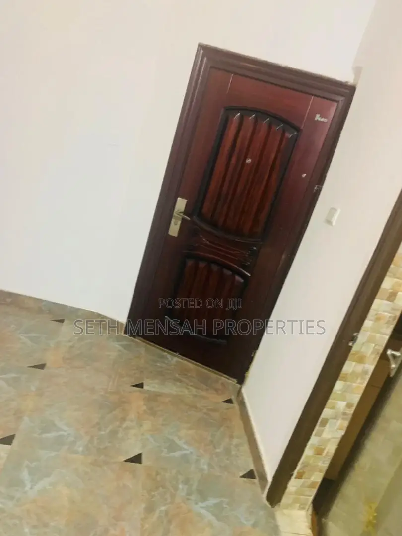 Furnished 10bdrm House in 16 Bedroom Apartment, Tesano for sale