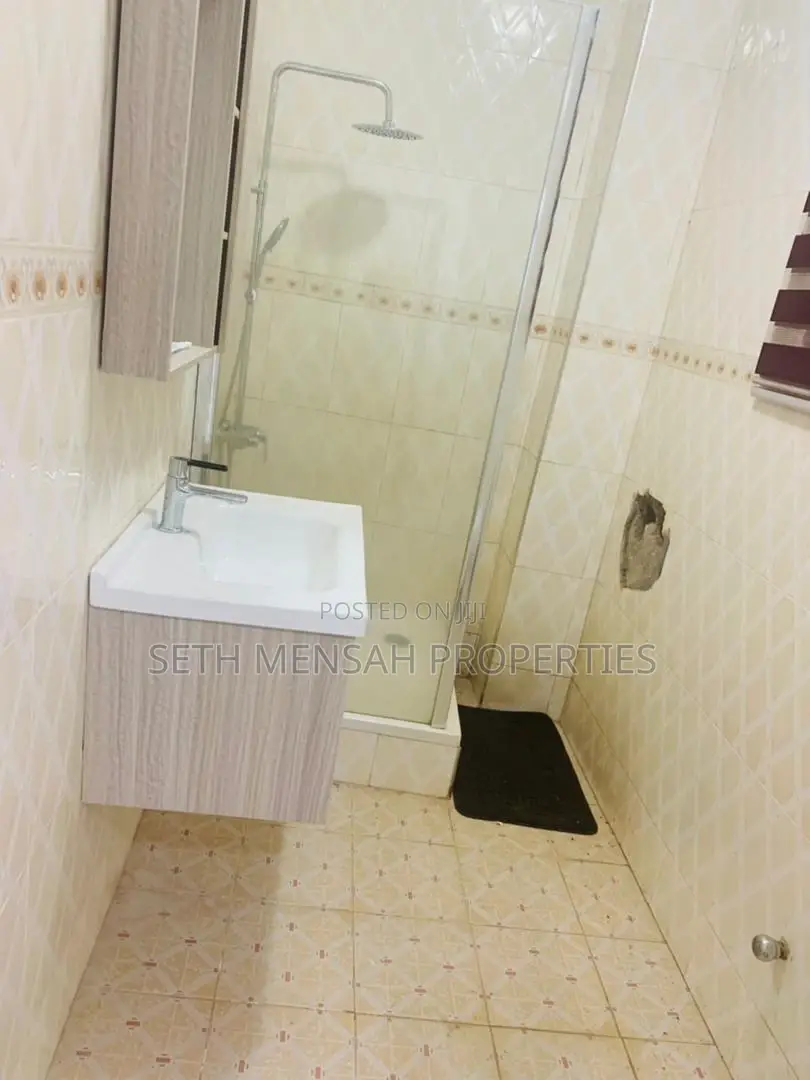Furnished 10bdrm House in 16 Bedroom Apartment, Tesano for sale