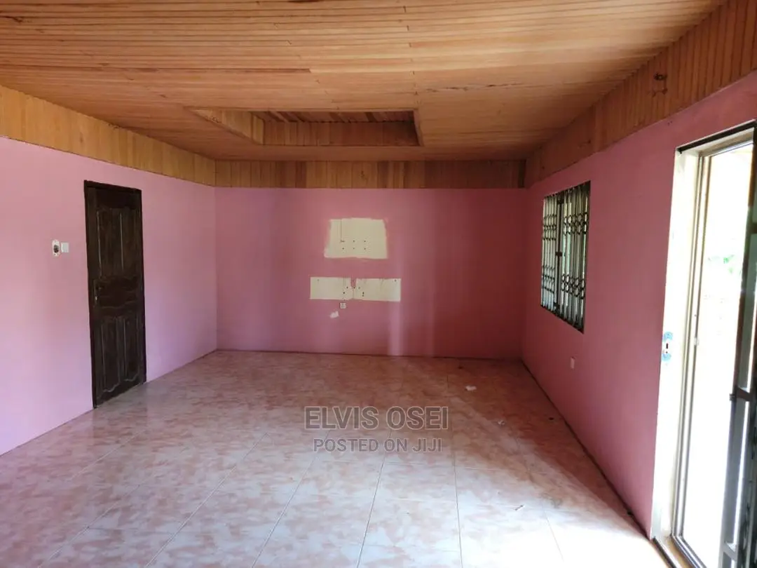 4bdrm House in Awoshie Behind Mary for Sale