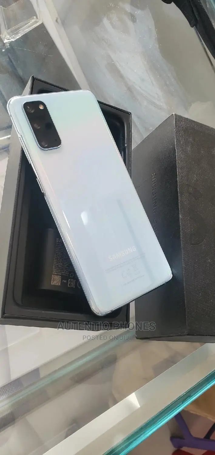 New Samsung Galaxy S20 128 GB White