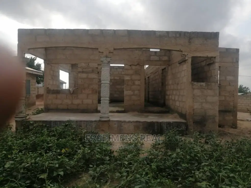 4bdrm House In Fredimens Real, Accra Metropolitan For Sale