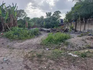 A Land at Brofoyeduru-Adumasa for Sale