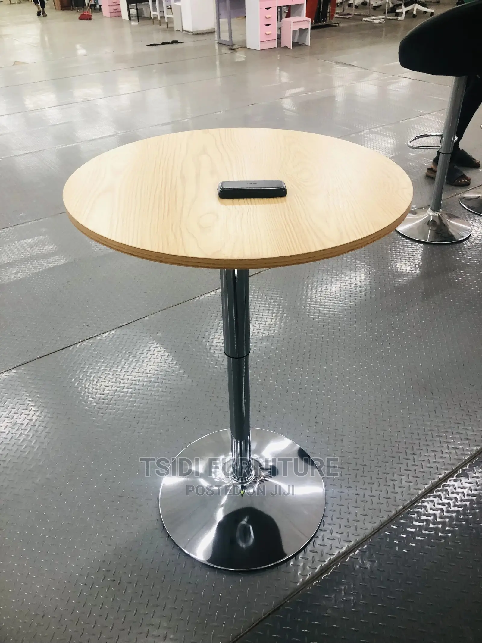 Quality Bar Table