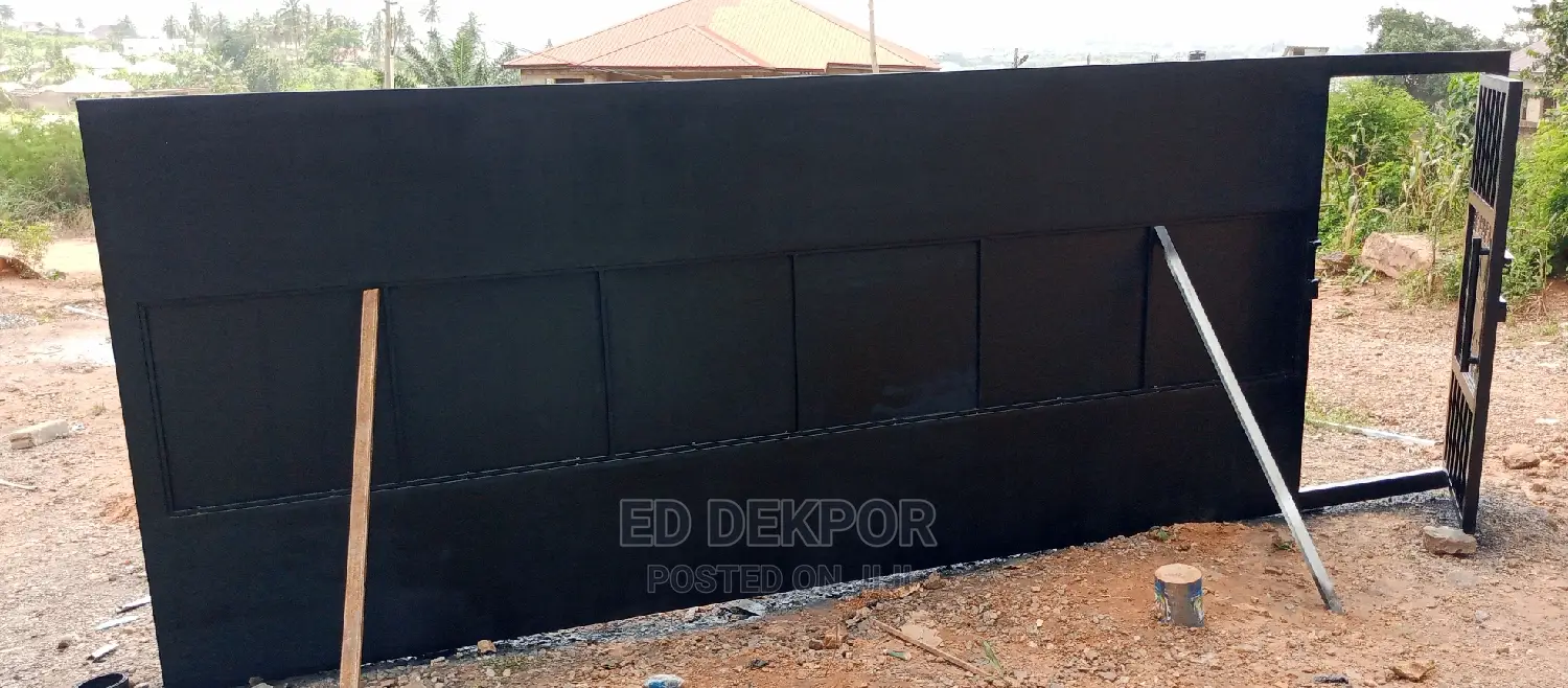 I Sliding Gate