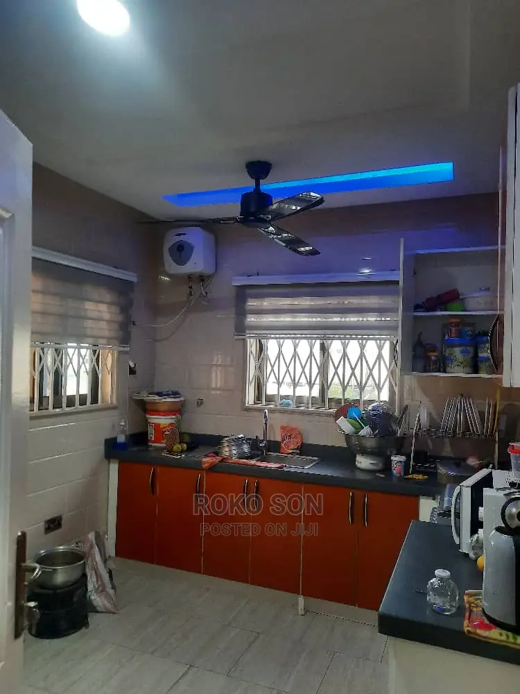 6bdrm Duplex in Dr Roko, West Legon for sale