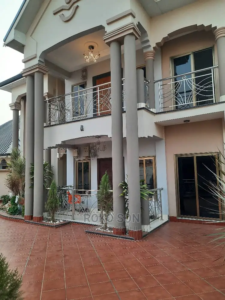 6bdrm Duplex in Dr Roko, West Legon for sale