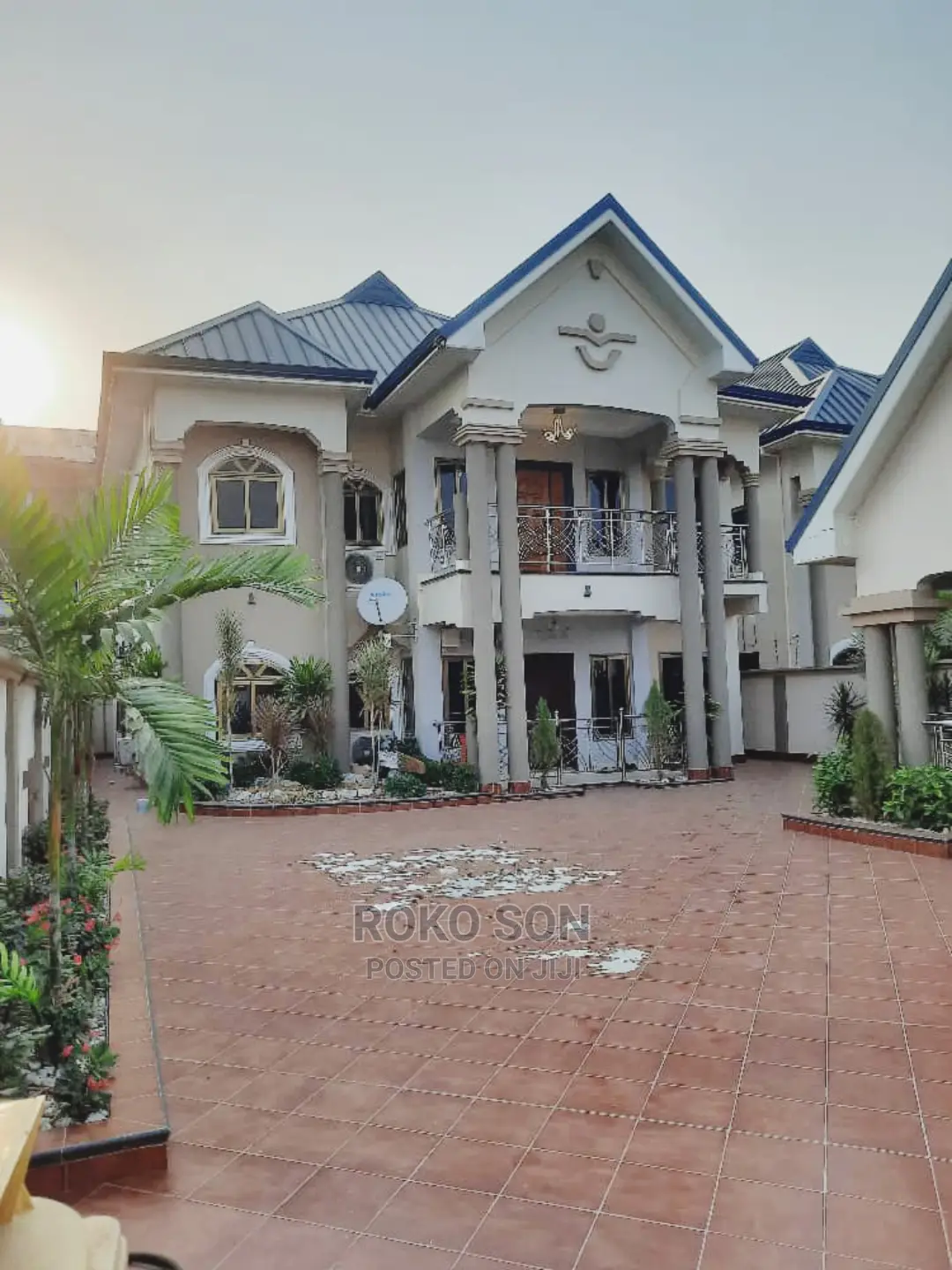 6bdrm Duplex in Dr Roko, West Legon for sale