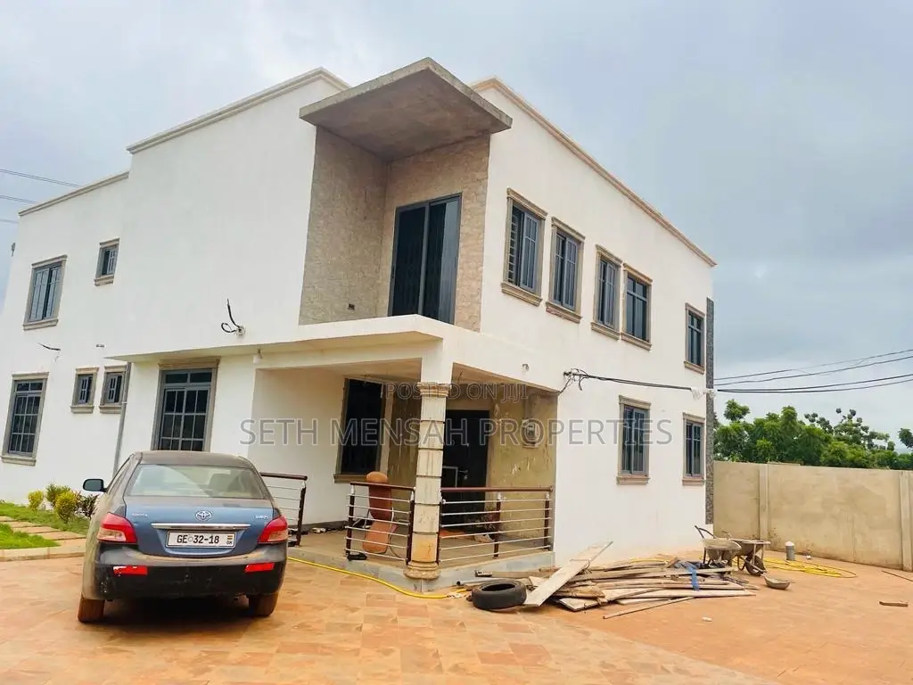 5bdrm House in 5 Bedroom House For, Oyarifa for Sale