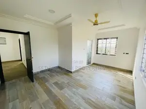 5bdrm House in 5 Bedroom House For, Oyarifa for Sale