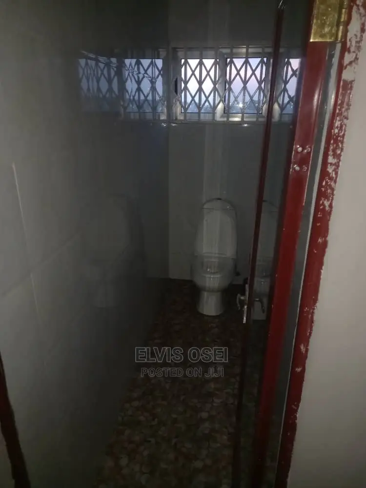 2bdrm Apartment in Westhills, Weija for rent