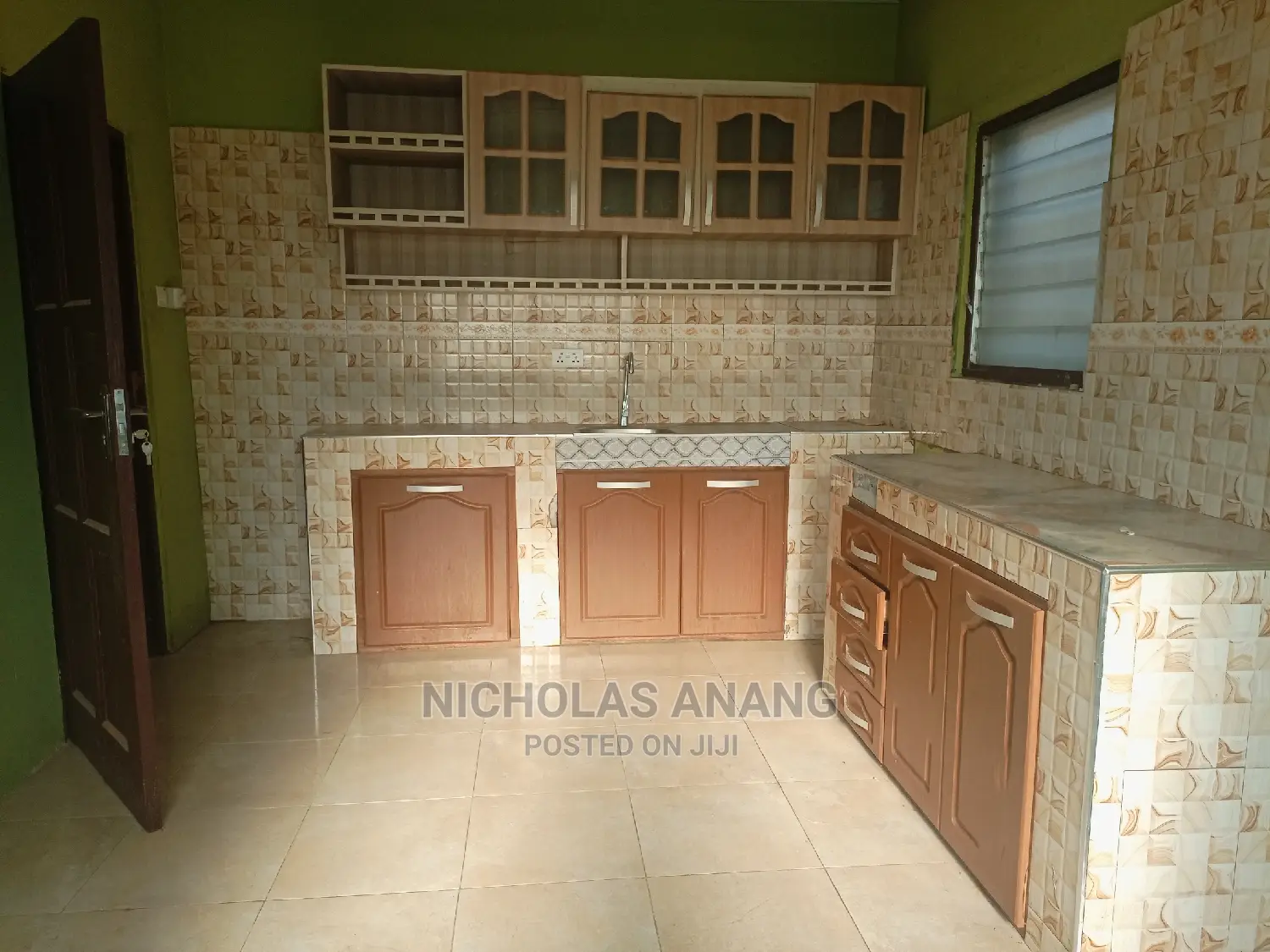 2bdrm Apartment in Dorns Properties, New Town for rent