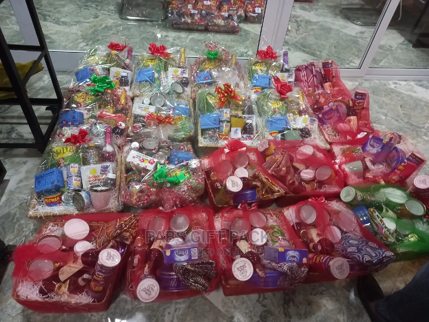 Affordable And Classy Christmas Hamper / Corporate Hampers