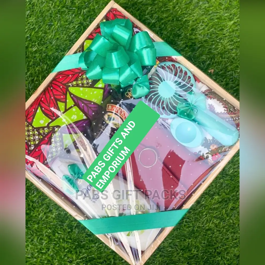Affordable And Classy Christmas Hamper / Corporate Hampers