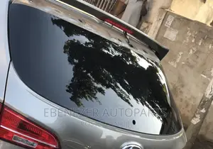 Hyundai Santafe 2014 Back Glass