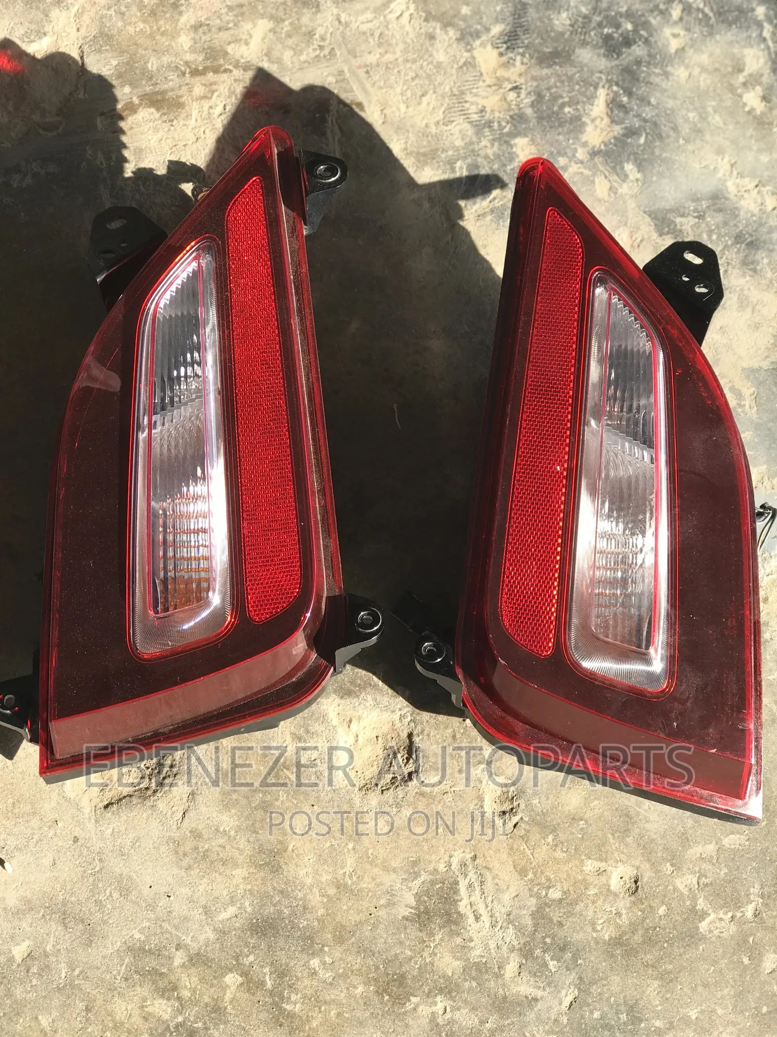 Hyundai Santafe 2019,2020 Back Bumper Reflector
