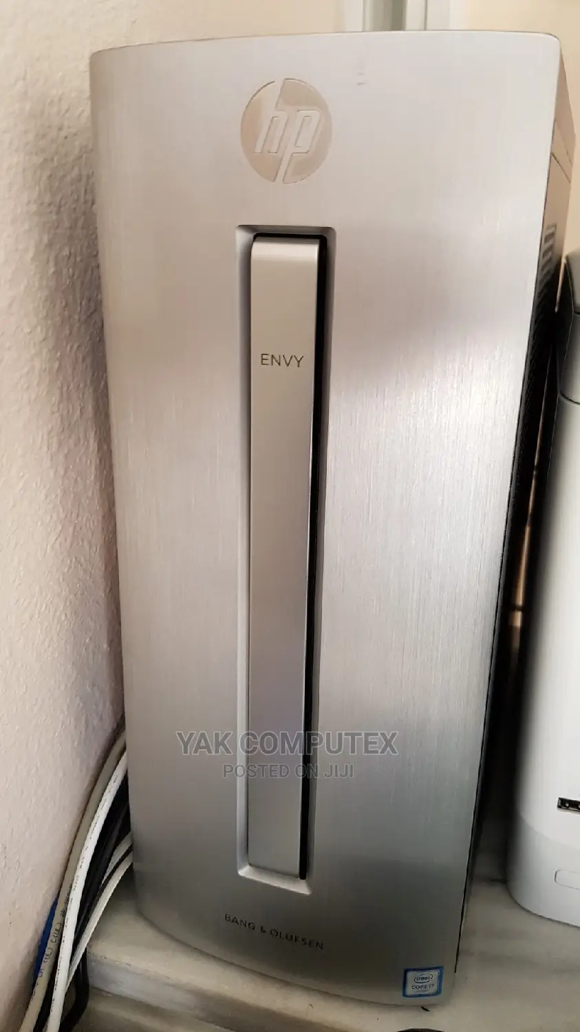 Desktop Computer HP Envy 750 8GB Intel Core i5 SSHD (Hybrid) 1T