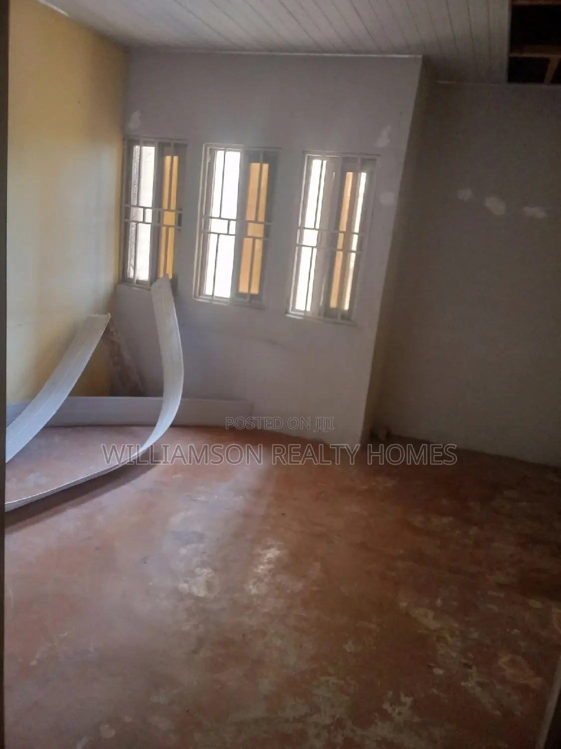 1bdrm Apartment in Community 18, Spintex for rent