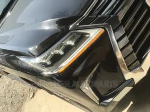 Lexus LX 570 Headlights